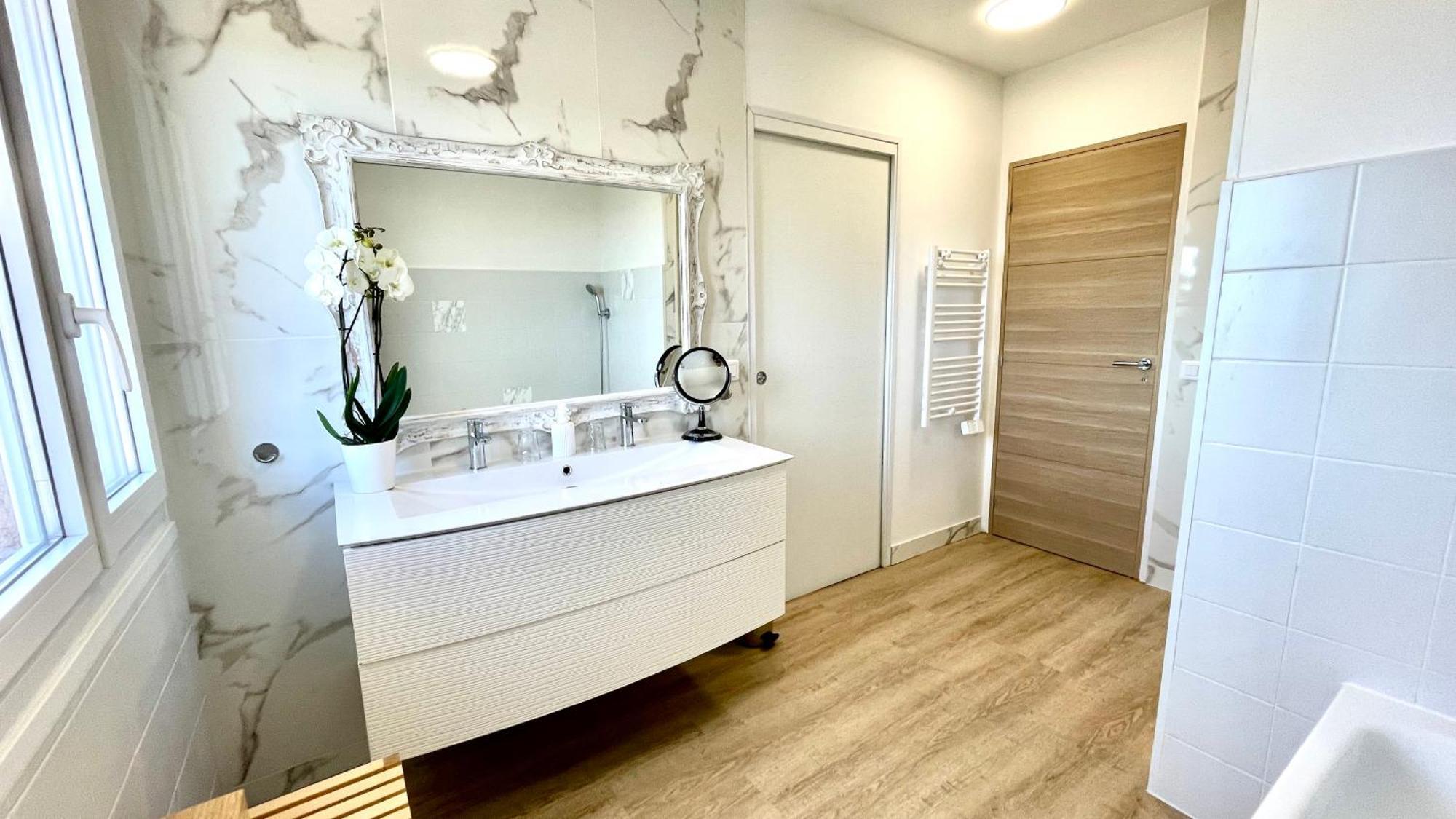 Villa Cacharelle Vue Mer Piscine 카발레르쉬르메르 외부 사진